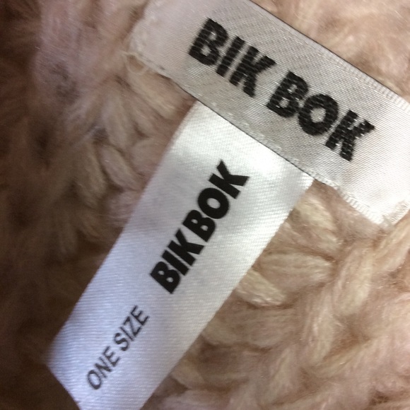 Bik Bok Ivory Infinity Scarf! - Picture 4 of 4